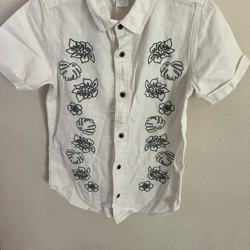 Gymboree Linen White Shirt with Green Leaf Design